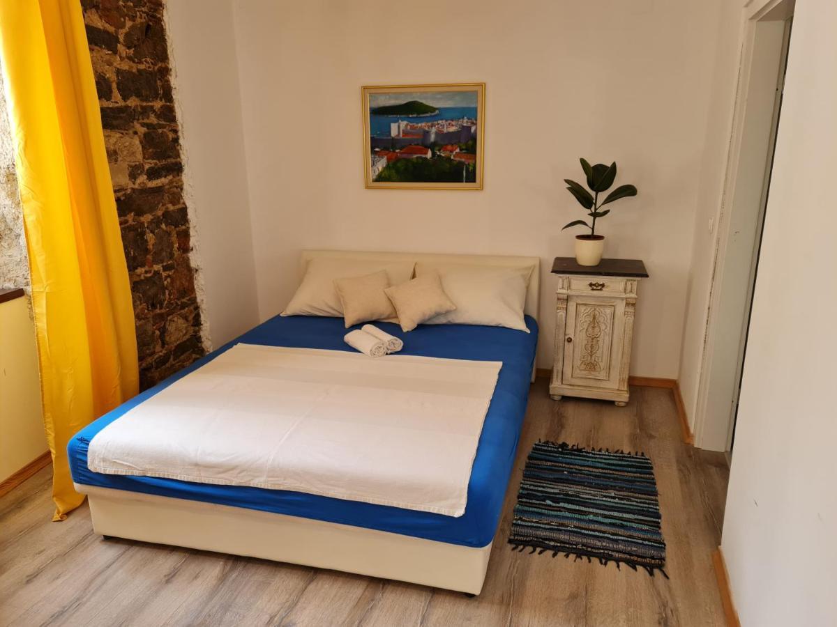 Rustic Apartment Сен Екстериор снимка